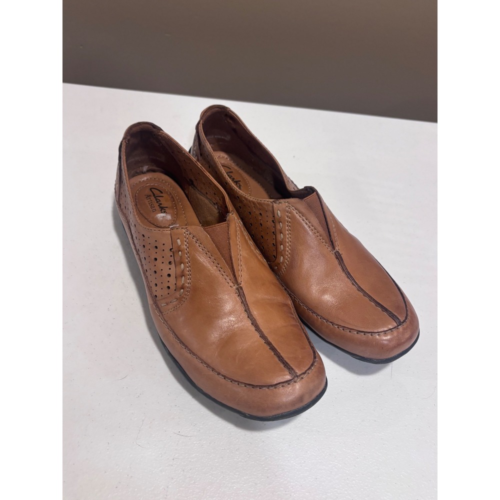 Clarks Artisan Womens Tan Brown Leather Slip On Loafers Perforated Shoes 8W